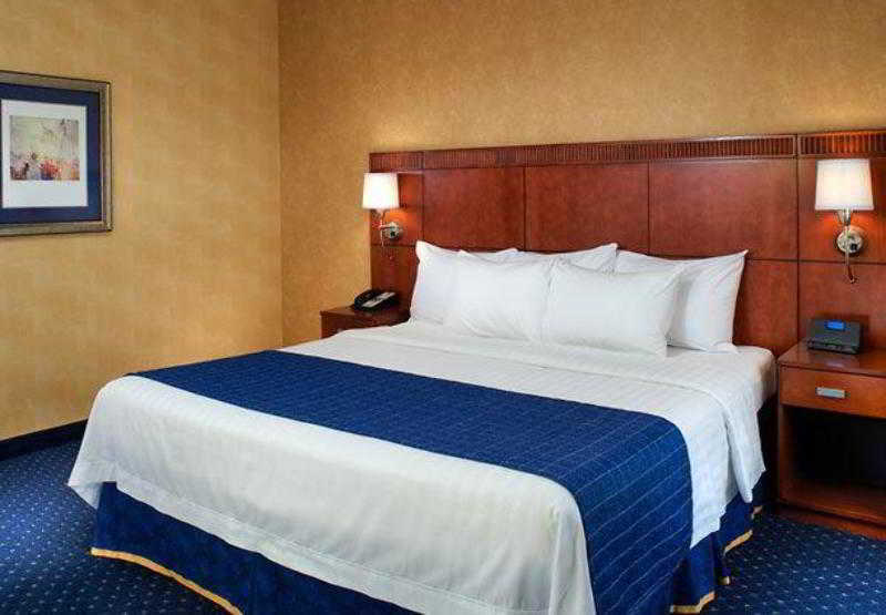 Courtyard By Marriott Chicago נייפרוויל מראה חיצוני תמונה